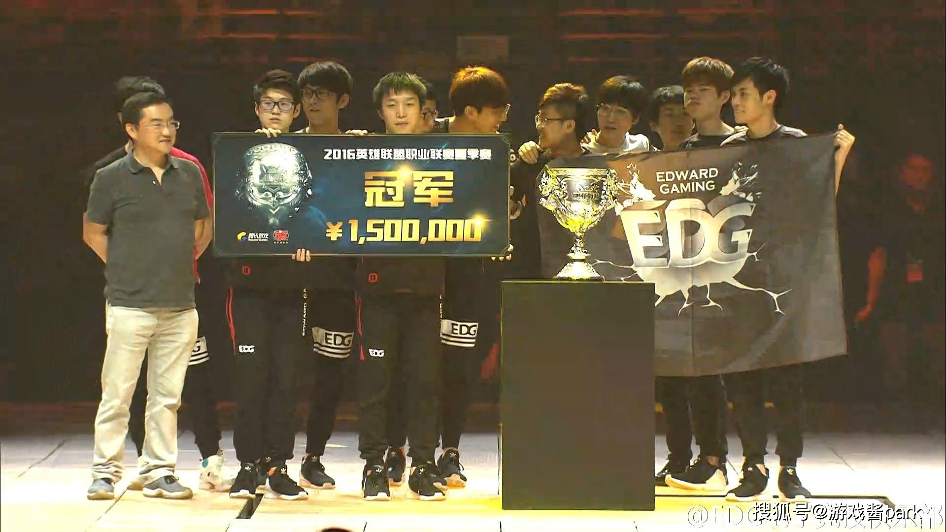 LGD横扫SHR，Caps完成史诗逆转鏖战多局半决赛，技惊四座