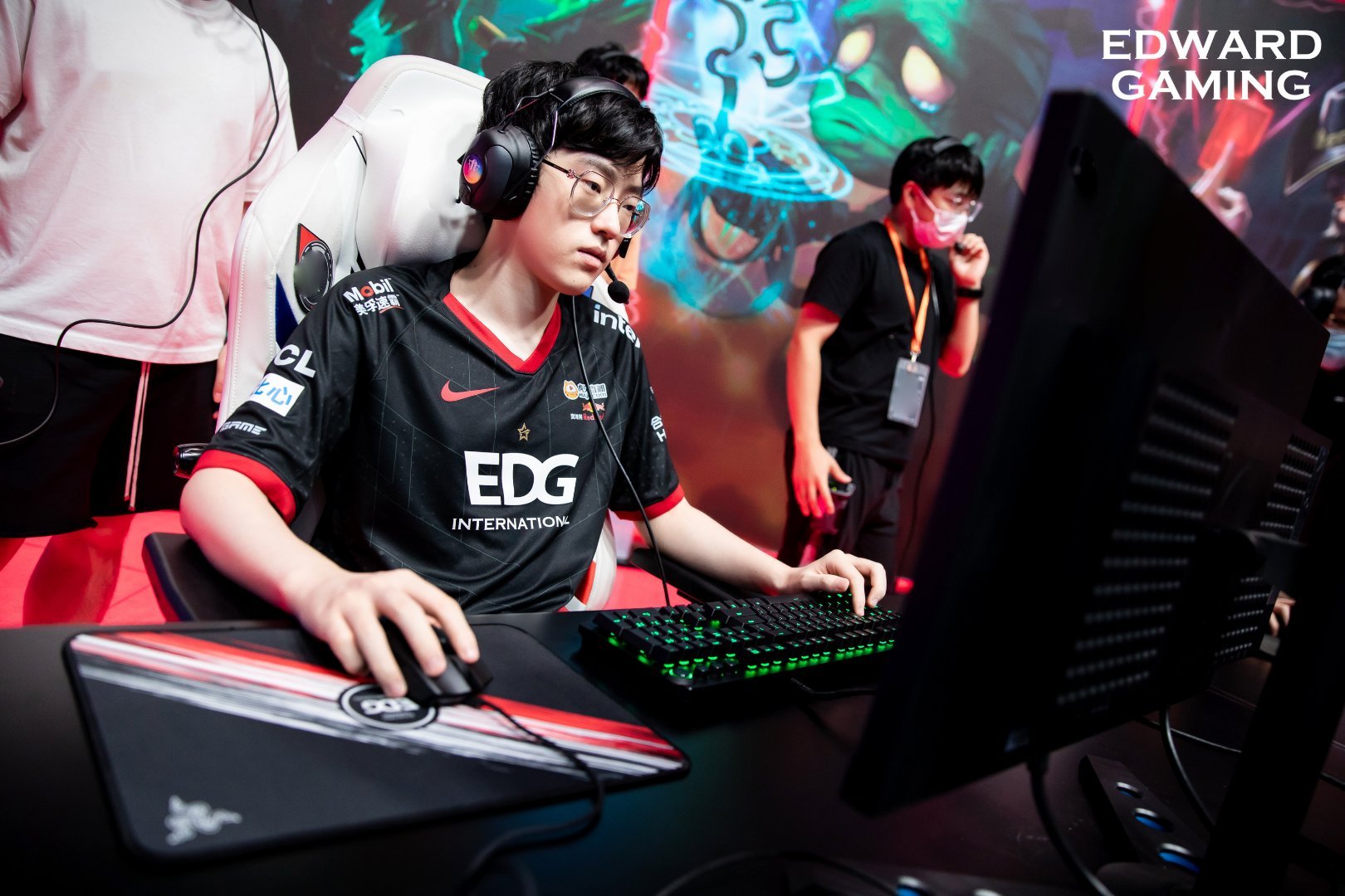 关于HKA轻取100T，Scout单局斩获MVP宿命之战全球总决赛，让粉丝疯狂欢呼的信息