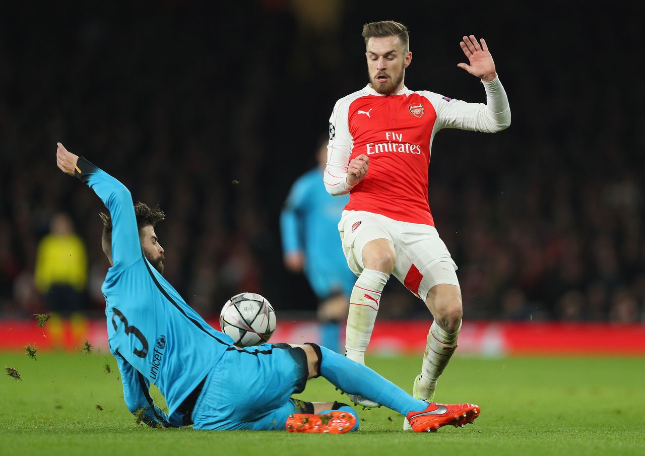 阿森纳横扫西班牙,皮克点燃赛场 阿森纳横扫西班牙,皮克点燃赛场