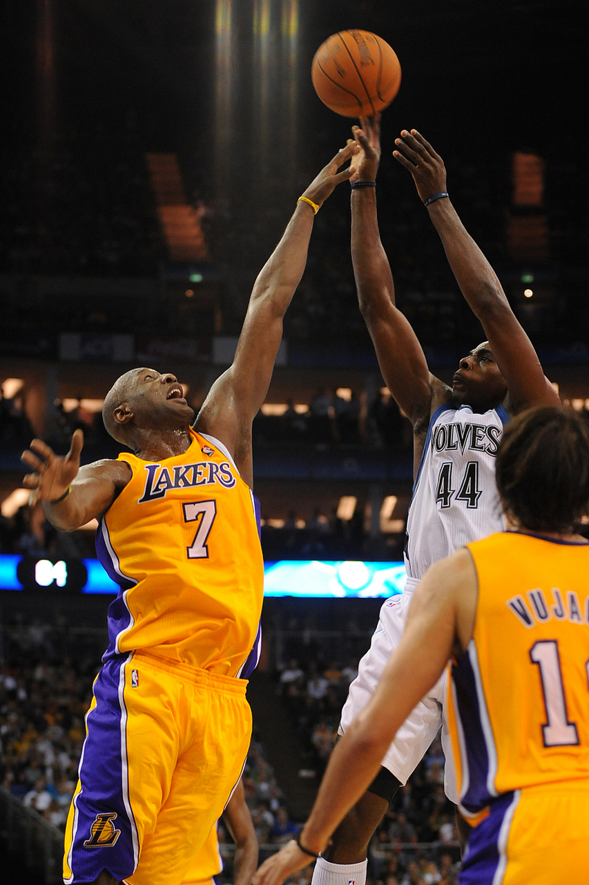 魔术翻盘湖人，保罗高光表现